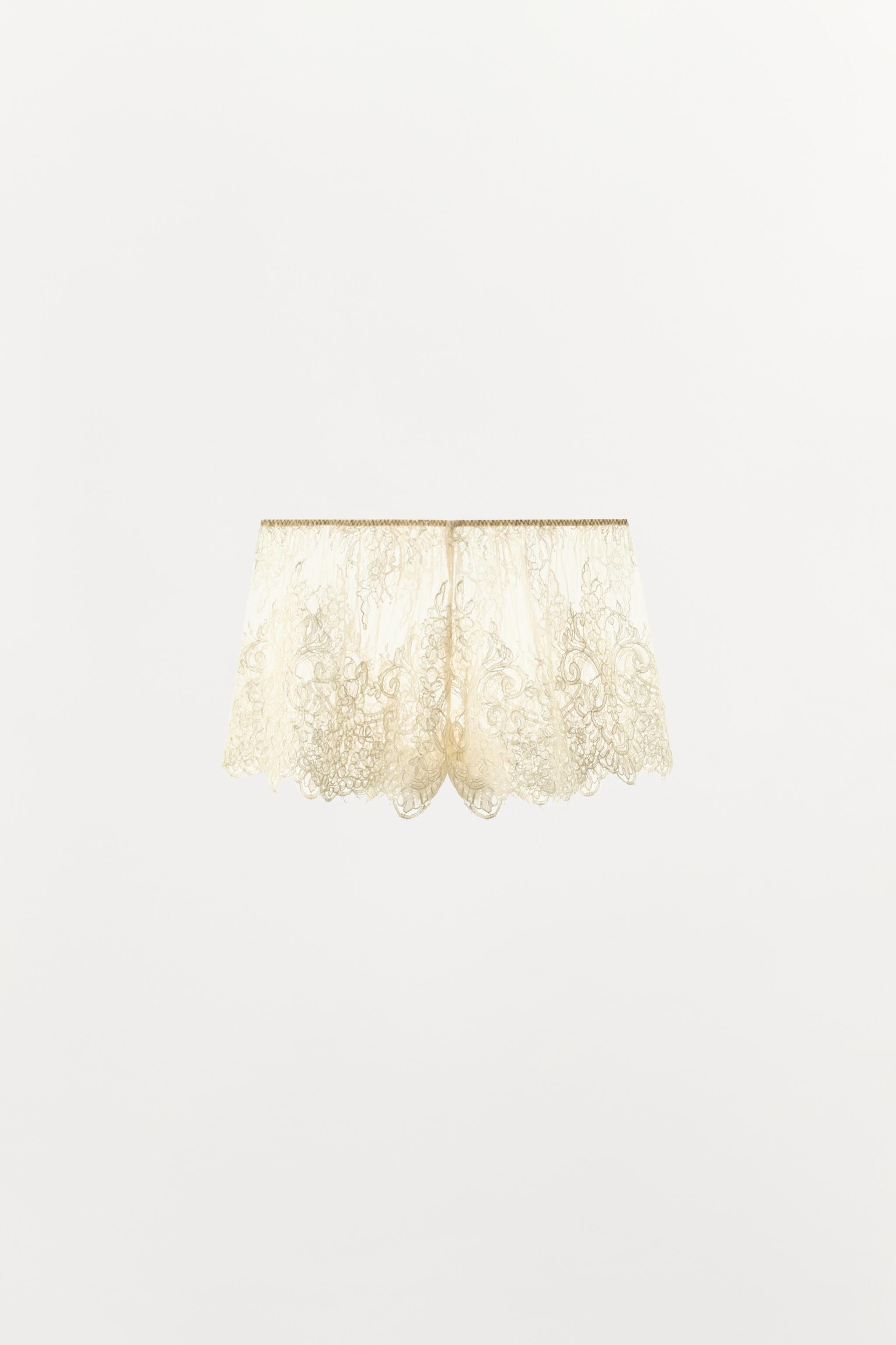 EMBROIDERED LACE SHORTS